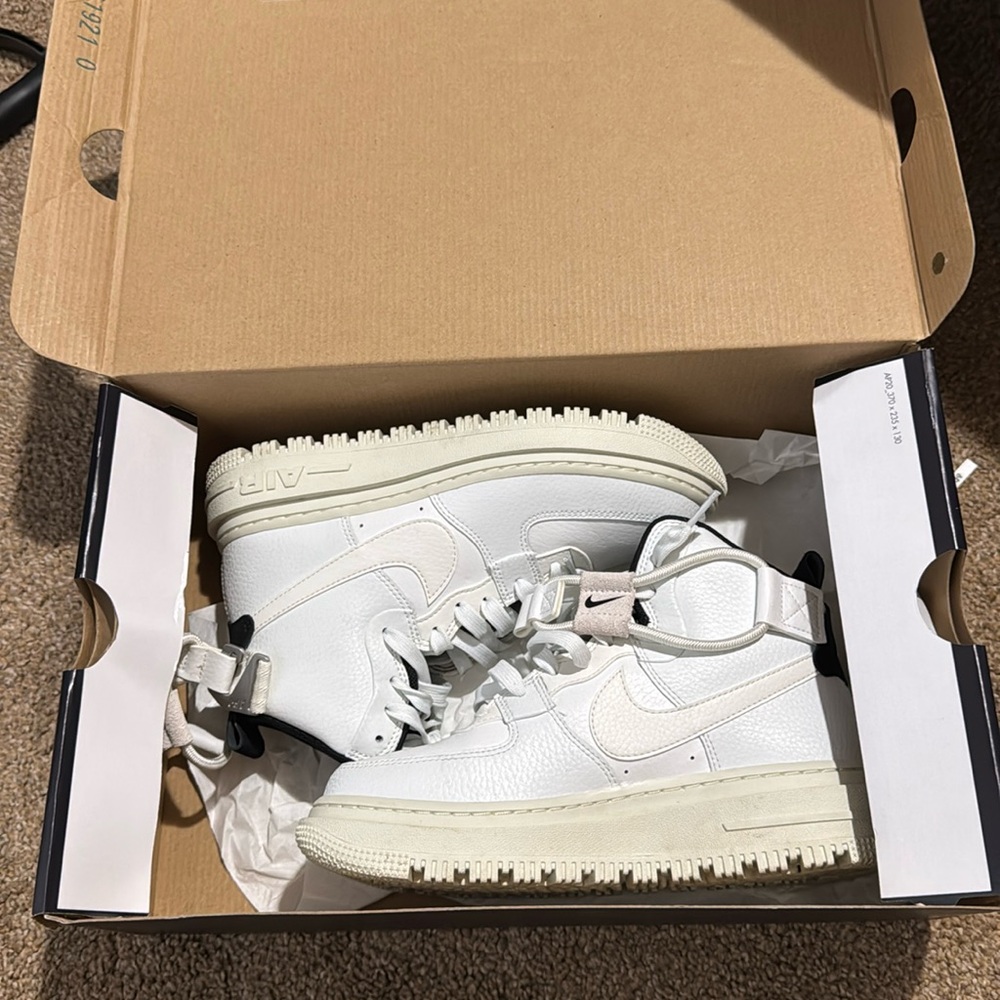 Almost brand new Air Force-1 size 6.5